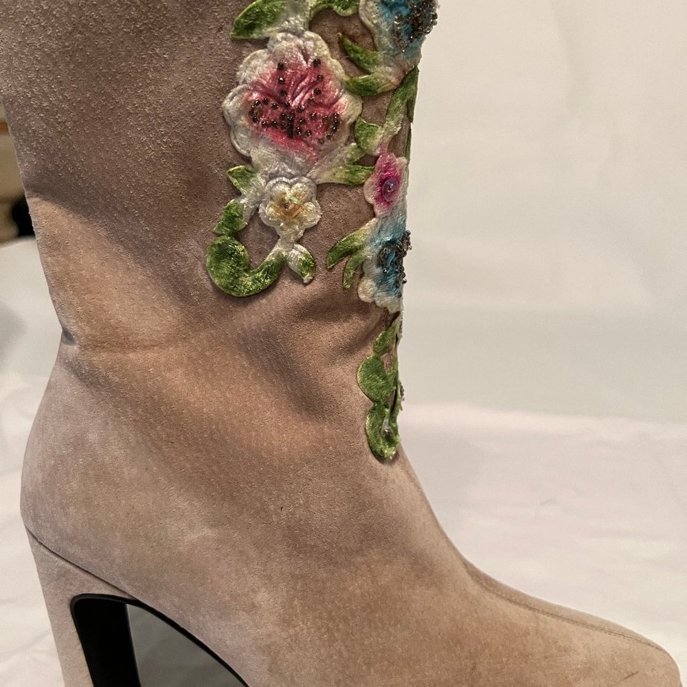 NewPort News Easy Style Tan Suede Upcycled Embroidered Knee Boots - Picture 3 of 13